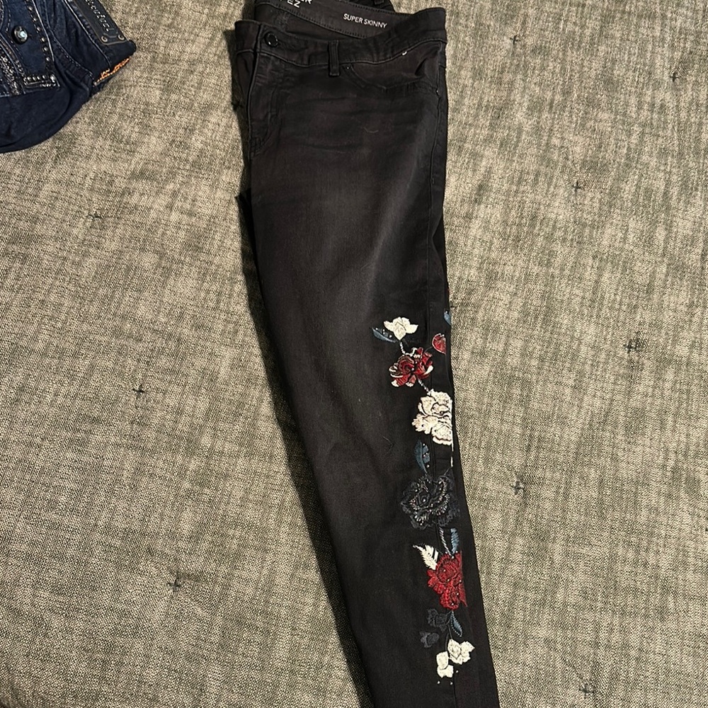 Jennifer Lopez Black Skinny Jeans with Red Embroidery